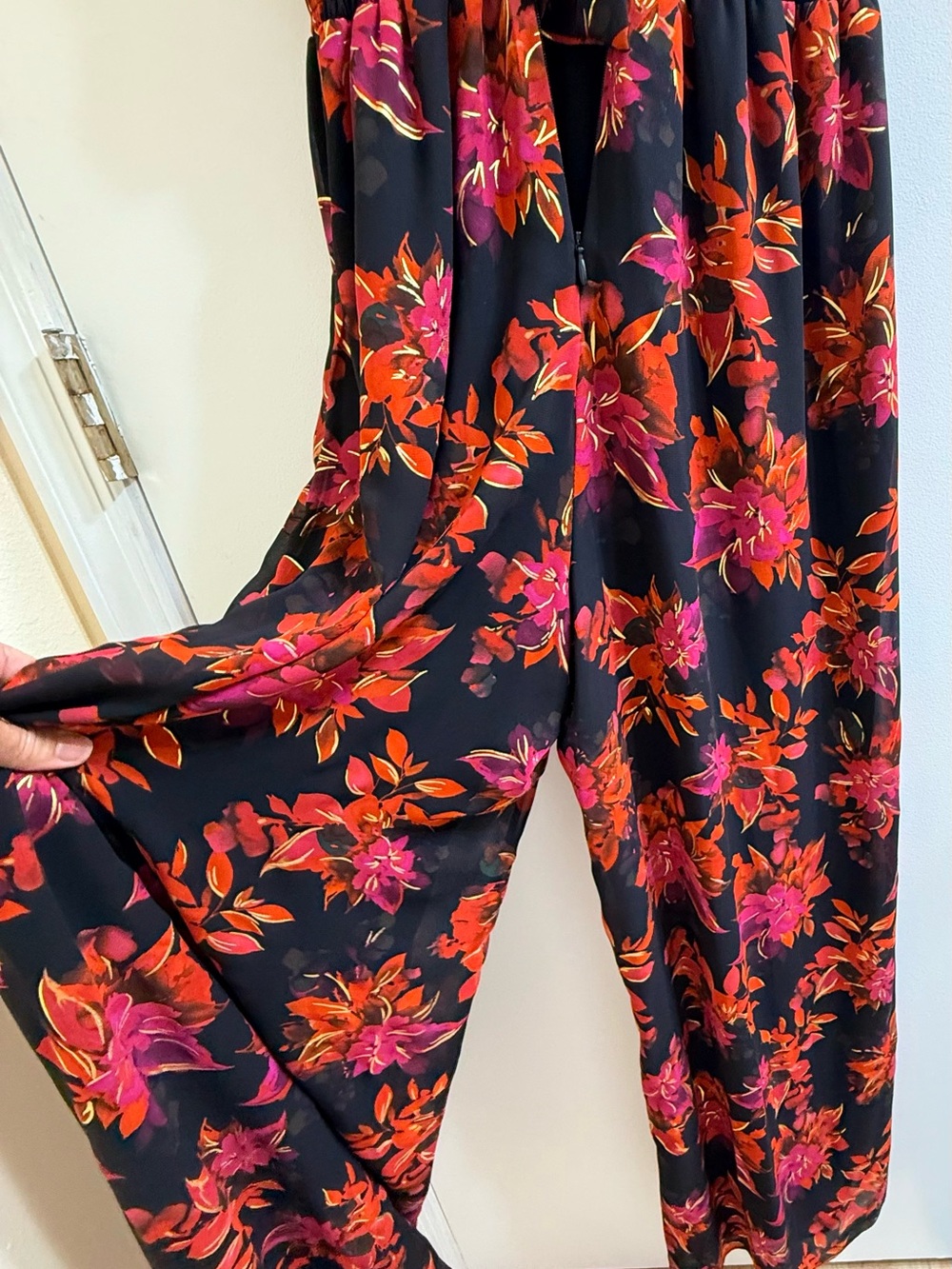 Vince Camuto Black Halter Jumpsuit with Red & Pink Floral Print Size S NWT - Picture 10 of 16